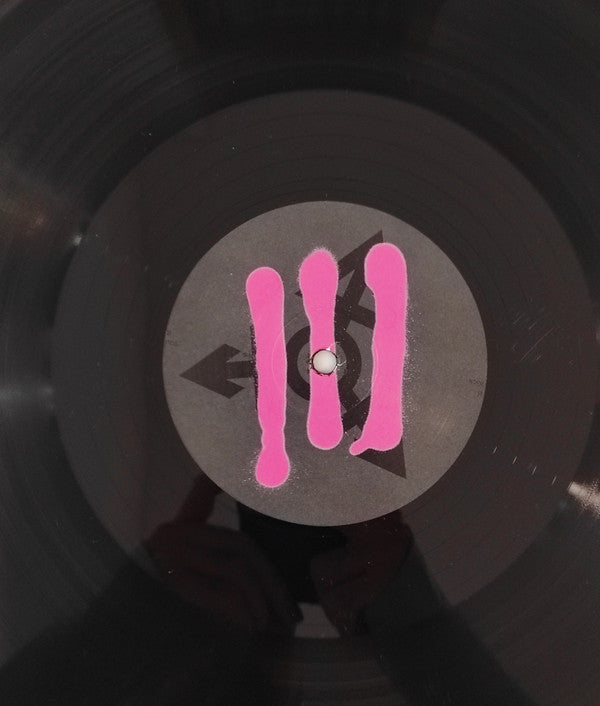 Kick iii | Mint (M) Mint (M) - EXPERIMENTAL