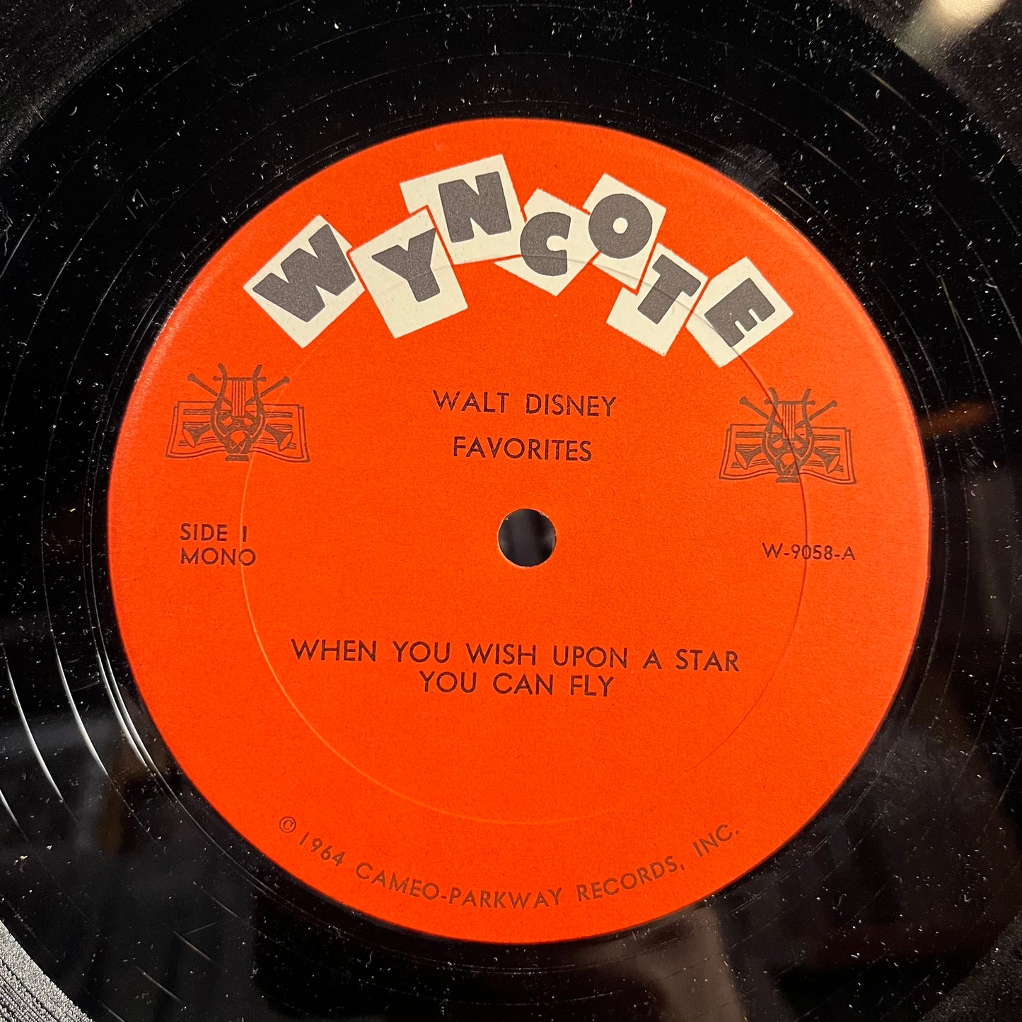 Walt Disney Favorites (VINYL LP) | Very Good Plus (VG+) Very Good Plus (VG+) - CHILDRENS / USED *VERY GOOD++*