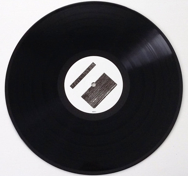 Perfect Darkness | Mint (M) Mint (M)