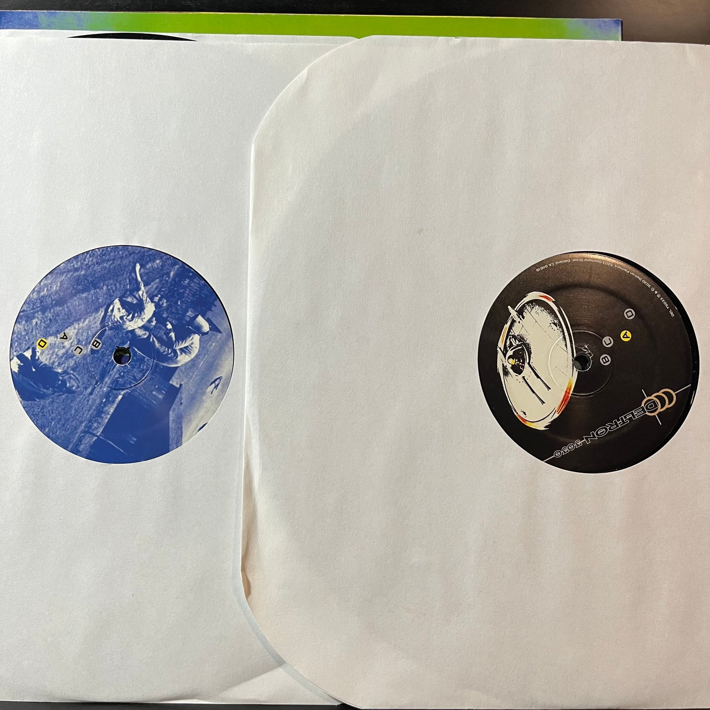 Deltron 3030 - Deltron 3030 (VINYL 2xLP) | USED Near Mint- (NM-) Near Mint (NM or M-) - HIP HOP / USED *NEAR MINT-*