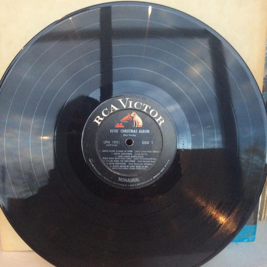 Elvis' Christmas Album (VINYL) | Good Plus Plus (G++) Near Mint (NM) - HOLIDAY / USED *GOOD++*