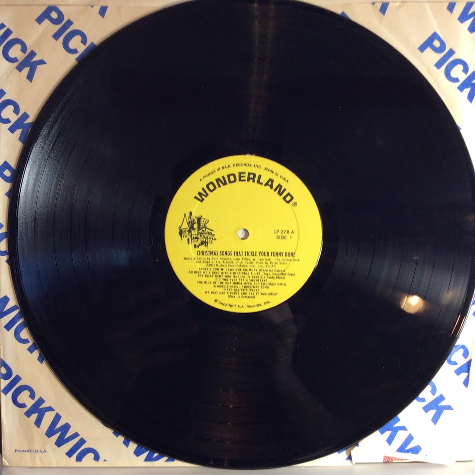 Christmas Songs That Tickle Your Funny Bone (VINYL) | Near Mint- (NM-) Near Mint- (NM-) - HOLIDAY / USED *NEAR MINT-*