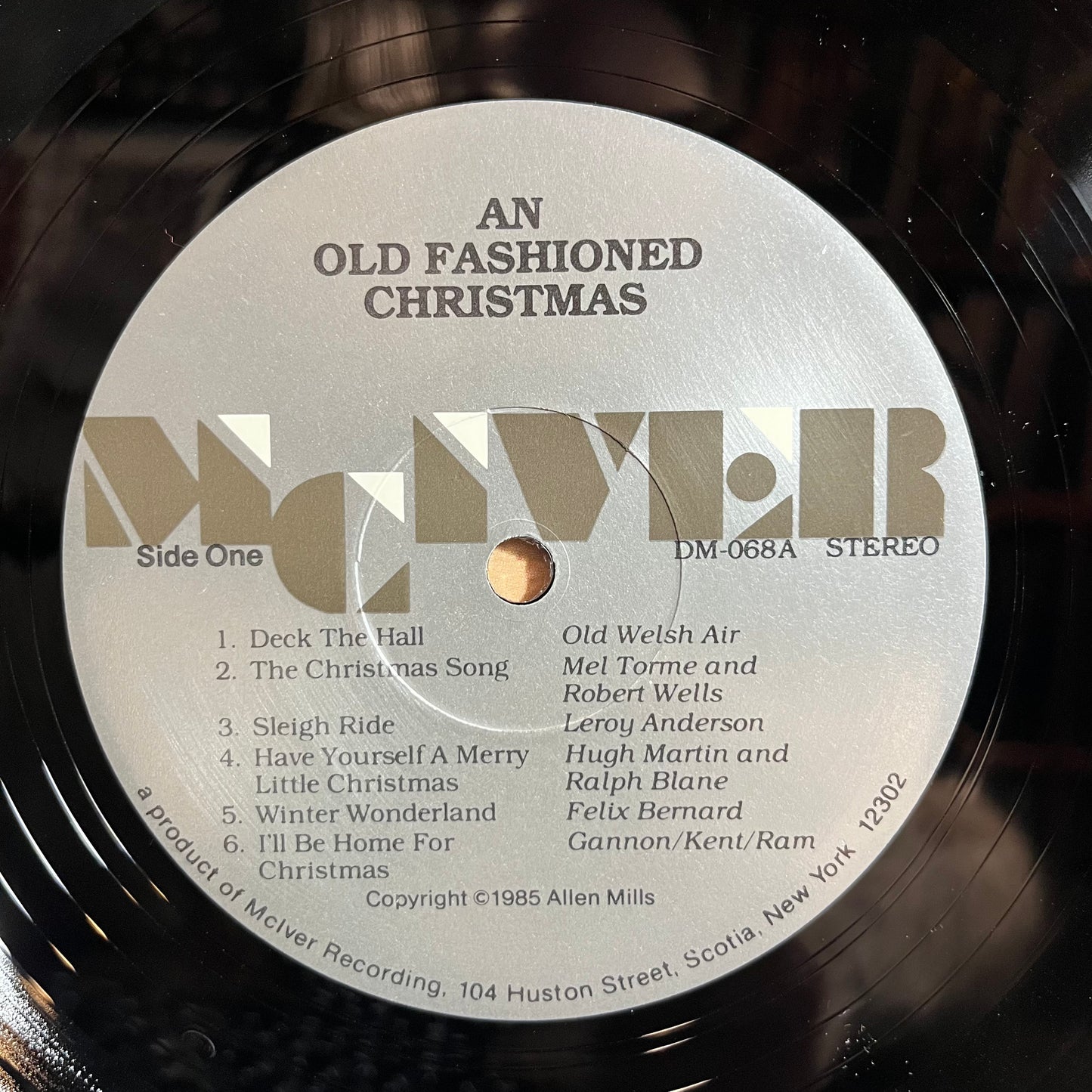 An Old Fashioned Christmas - Proctor's Schenectady (VINYL) | Near Mint (NM or M-) Near Mint (NM or M-) - HOLIDAY / USED *NEAR MINT*