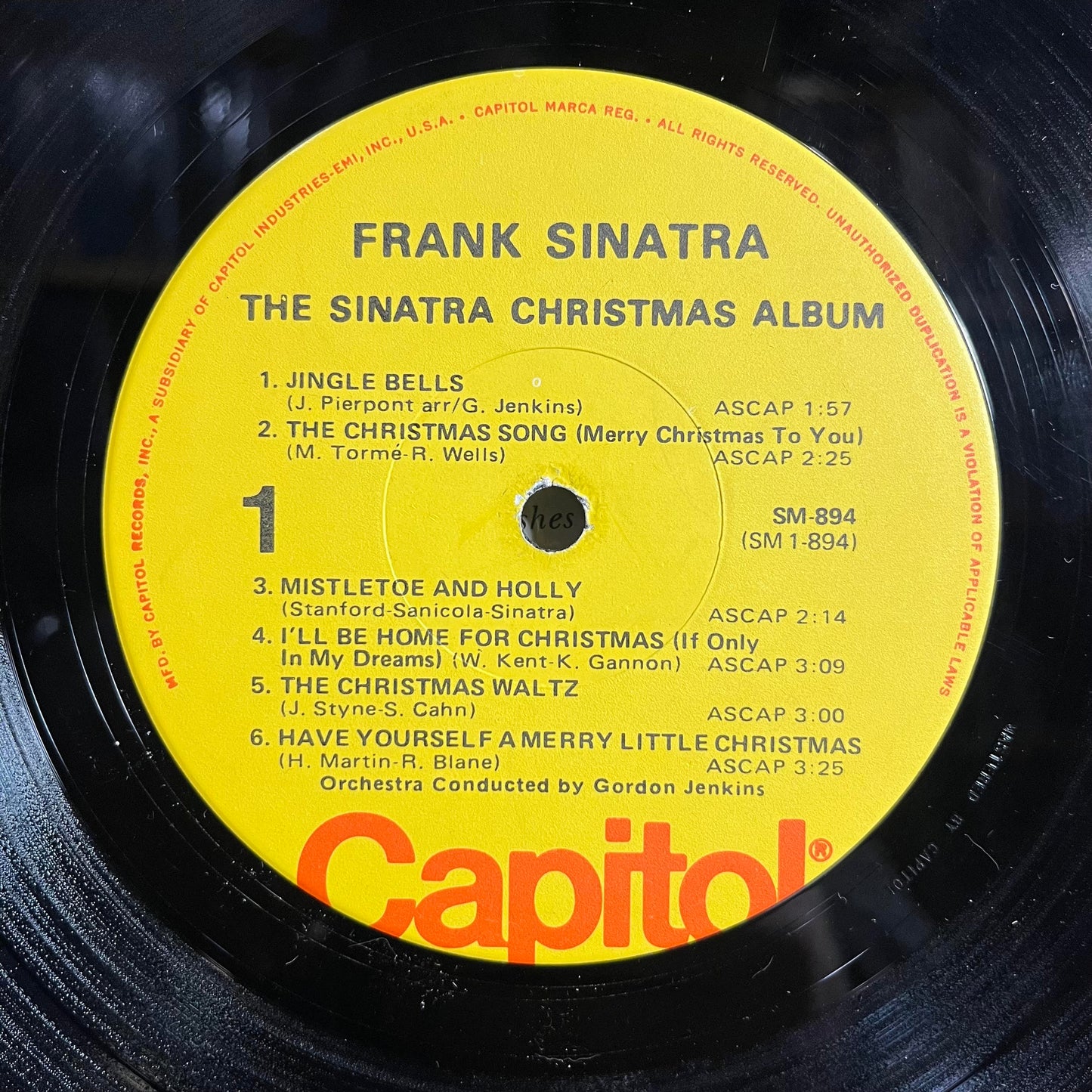 The Sinatra Christmas Album *SHRINK* | Very Good Plus (VG+) Near Mint (NM) - HOLIDAY / USED *VERY GOOD+*