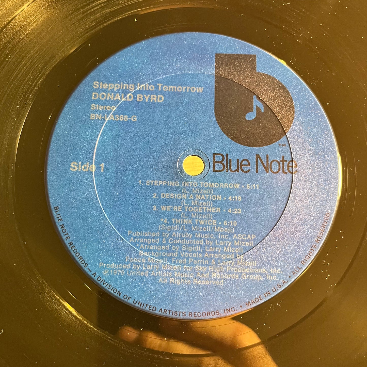 Donald Byrd - Stepping Into Tomorrow | Very Good Plus (VG+) Excellent (EX) - JAZZ / USED *VERY GOOD++*