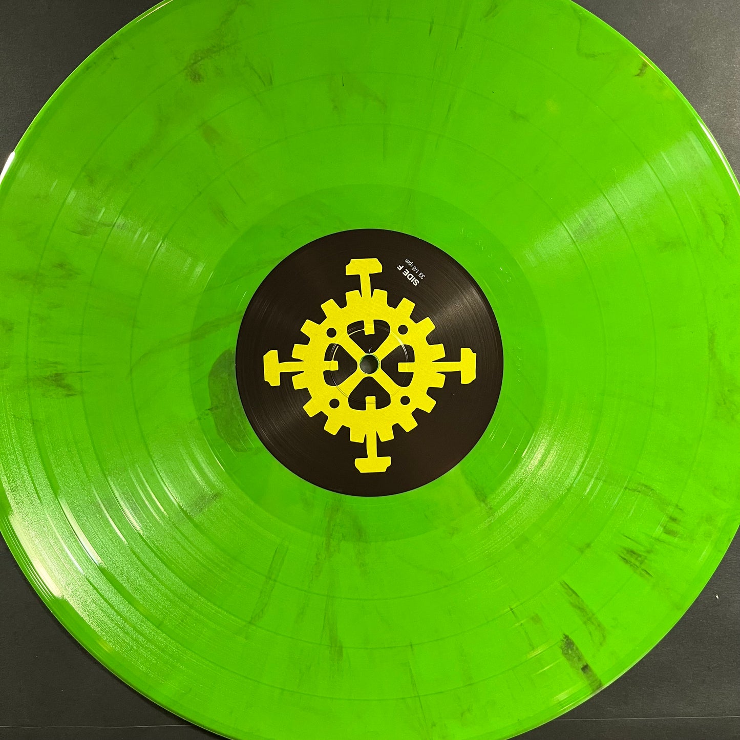 Bloody Kisses (3xVINYL) *GREEN WITH BLACK SWIRL* | Near Mint (NM) Near Mint (NM) - METAL / USED *NEAR MINT*