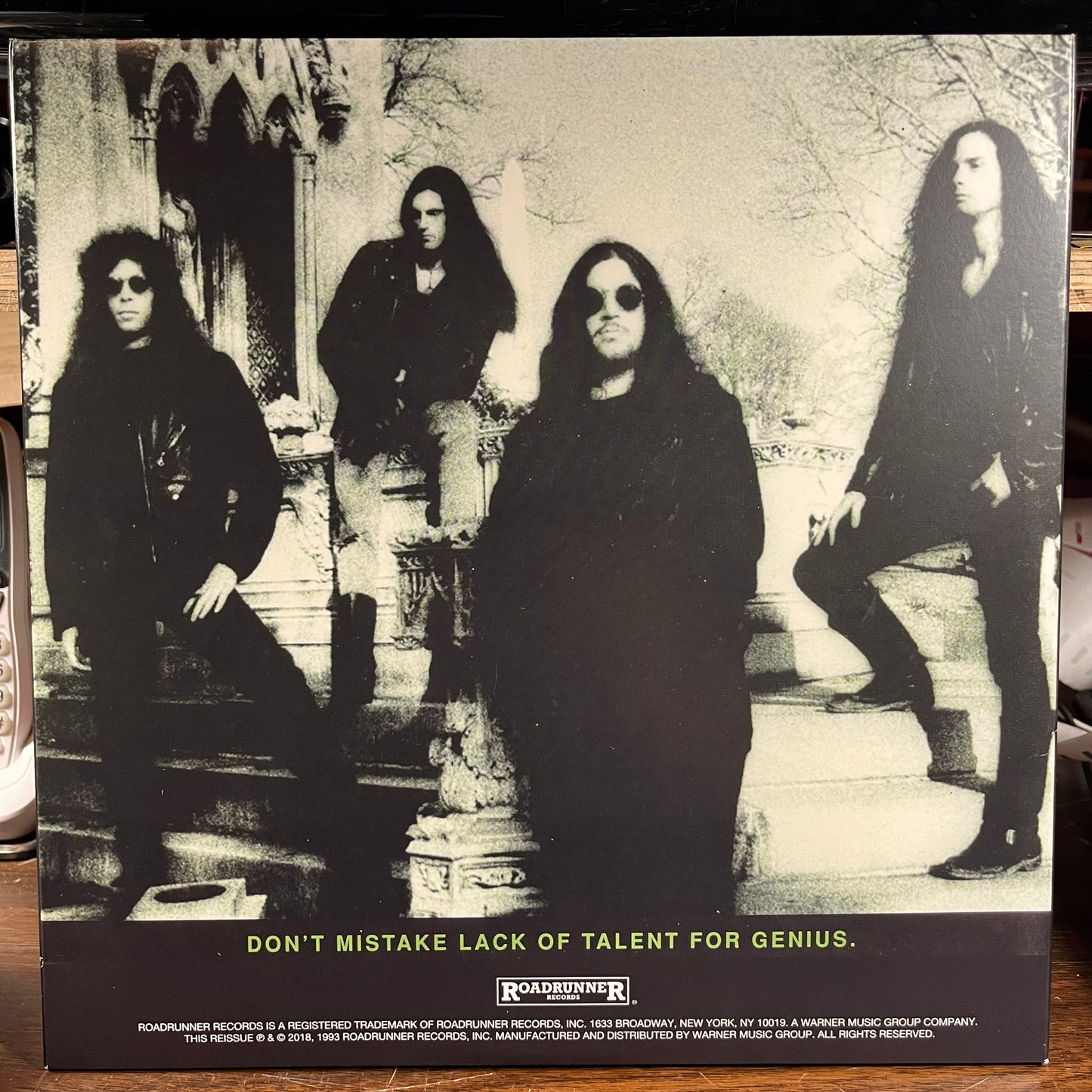 Bloody Kisses (3xVINYL) *GREEN WITH BLACK SWIRL* | Near Mint (NM) Near Mint (NM) - METAL / USED *NEAR MINT*