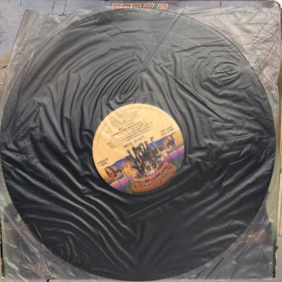 Love Gun (VINYL) | Very Good Plus (VG+) Very Good Plus Plus (VG++) - METAL / USED *VERY GOOD+*
