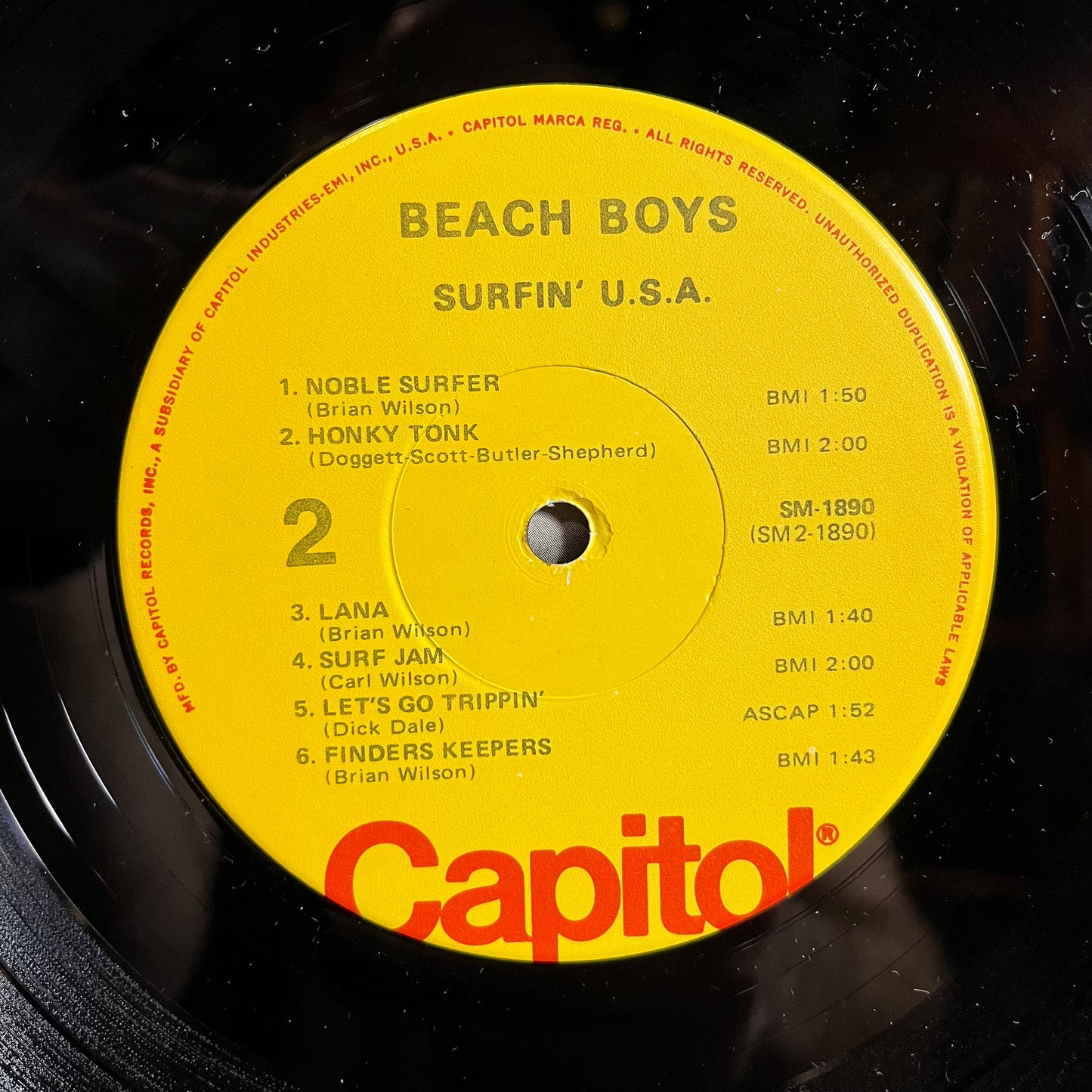 Surfin' USA (VINYL) | Near Mint- (NM-) Very Good Plus (VG+) - POP / USED *NEAR MINT-*