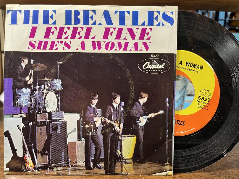 I Feel Fine / She's A Woman (7" VINYL) | Excellent+ (EX+) Near Mint (NM or M-) - ROCK / USED *EXCELLENT+*