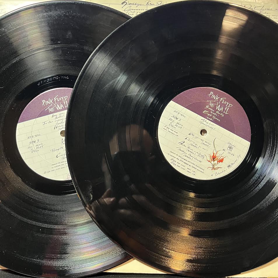 The Wall (2xVINYL) | Excellent (EX) Very Good Plus Plus (VG++) - ROCK / USED *EXCELLENT+*