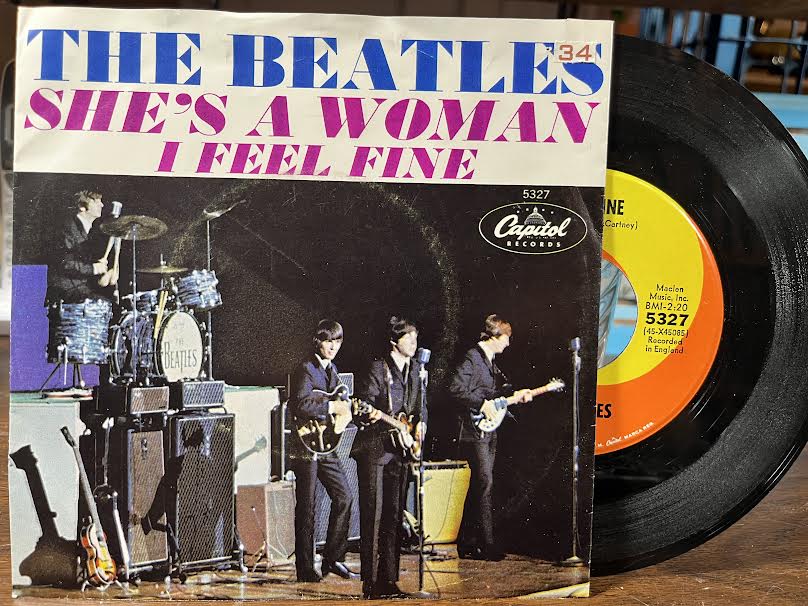 I Feel Fine / She's A Woman (7" VINYL) | Excellent+ (EX+) Near Mint (NM or M-) - ROCK / USED *EXCELLENT+*