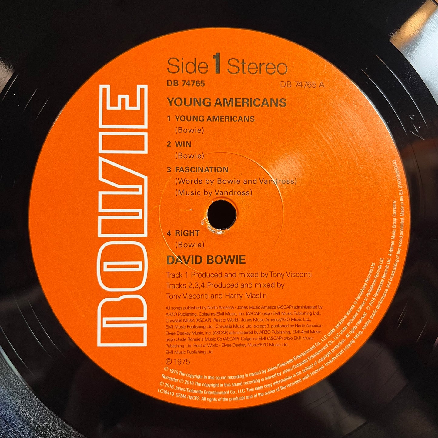Young Americans (VINYL) | Near Mint (NM) Excellent (EX) - ROCK / USED *NEAR MINT*