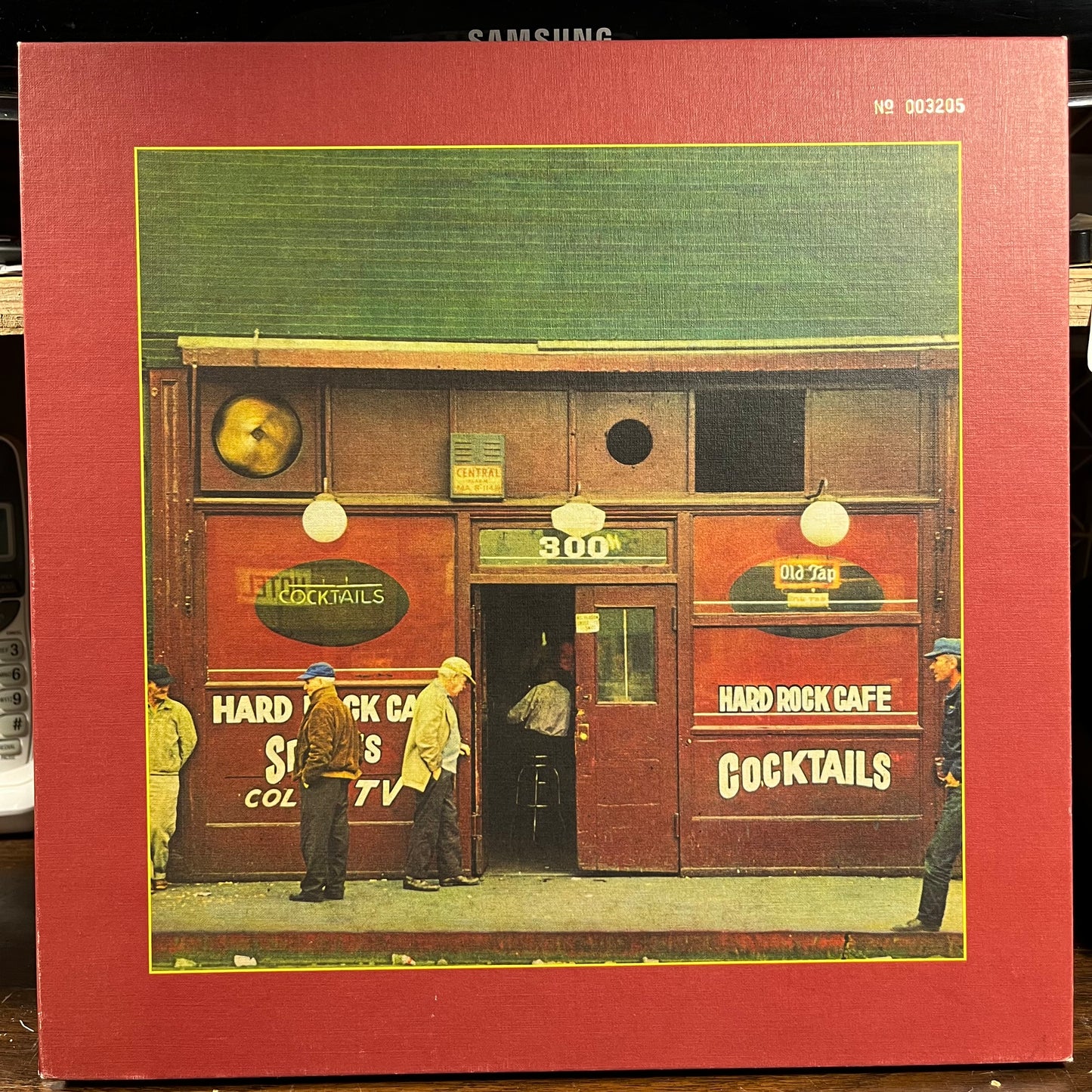 Morrison Hotel (VINYL & 2xCD) | Near Mint (NM) Near Mint (NM) - ROCK / USED *NEAR MINT*