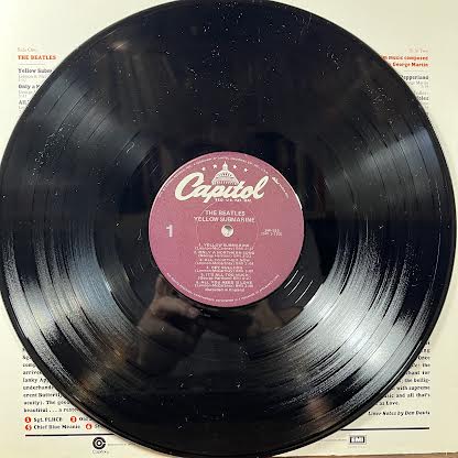 Yellow Submarine (VINYL) | Near Mint (NM or M-) Near Mint (NM or M-) - ROCK / USED *NEAR MINT*
