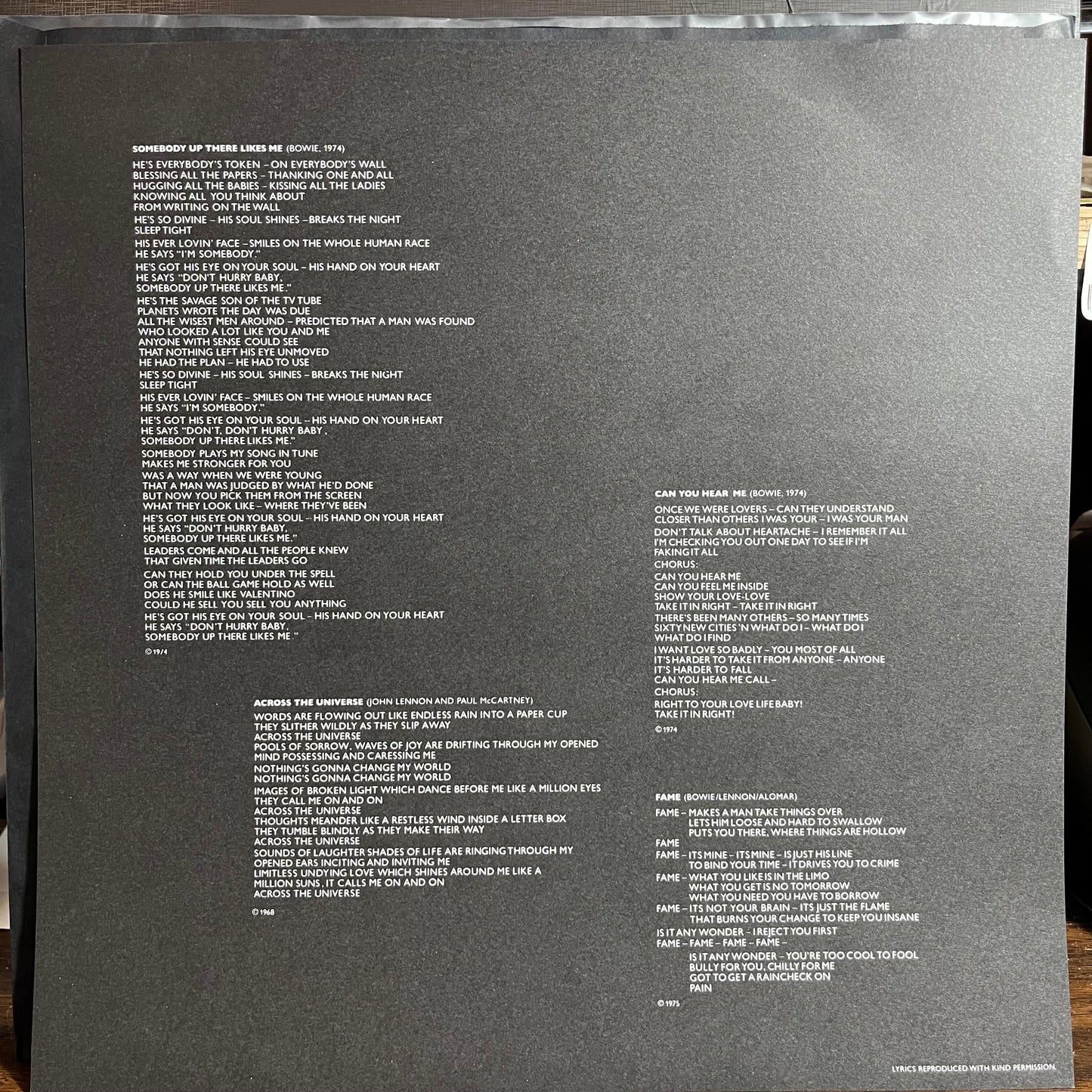 Young Americans (VINYL) | Near Mint (NM) Excellent (EX) - ROCK / USED *NEAR MINT*