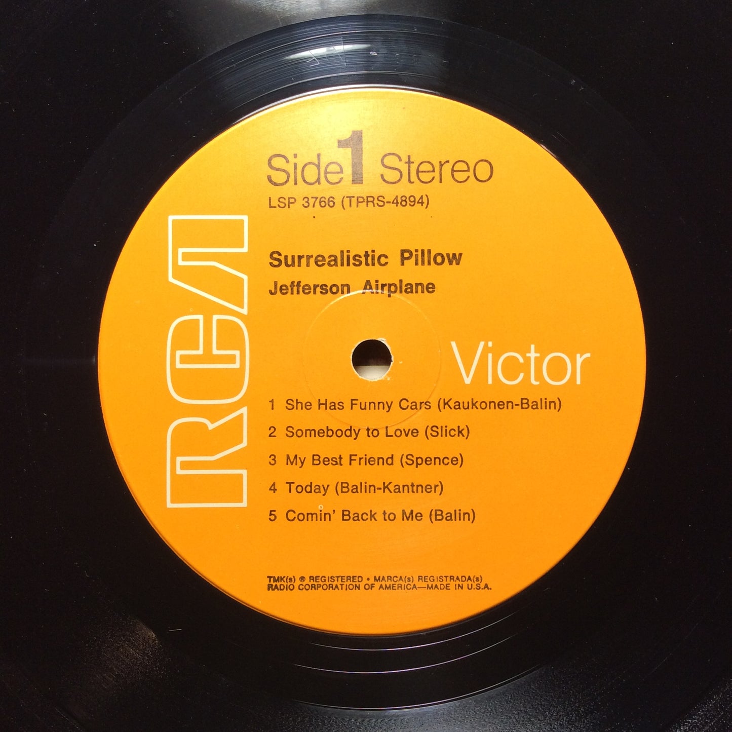 Surrealistic Pillow (VINYL) | Very Good Plus (VG+) Very Good Plus (VG+) - ROCK / USED *VERY GOOD+*