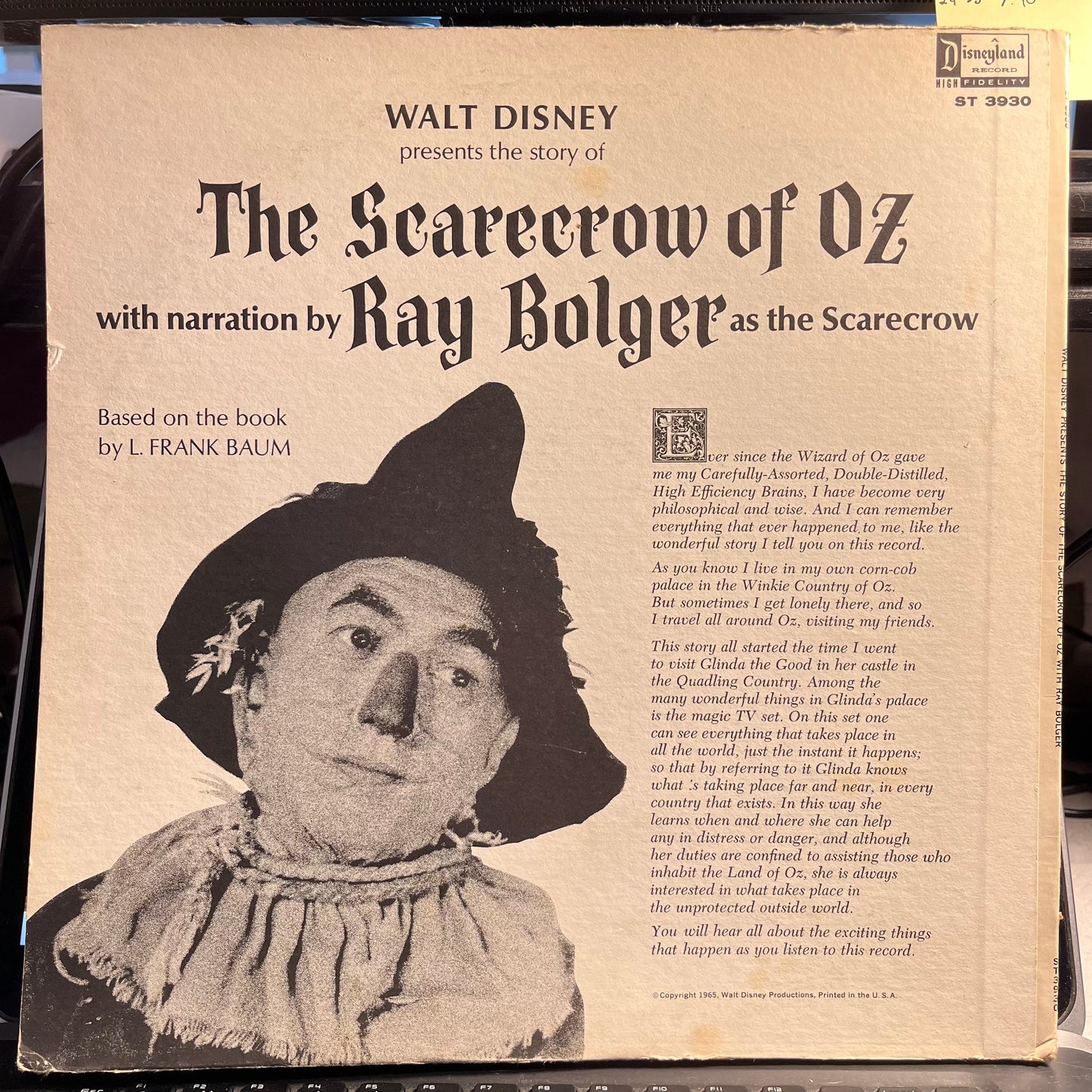 Walt Disney Presents The Story Of The Scarecrow Of Oz | Very Good (VG) Very Good (VG)