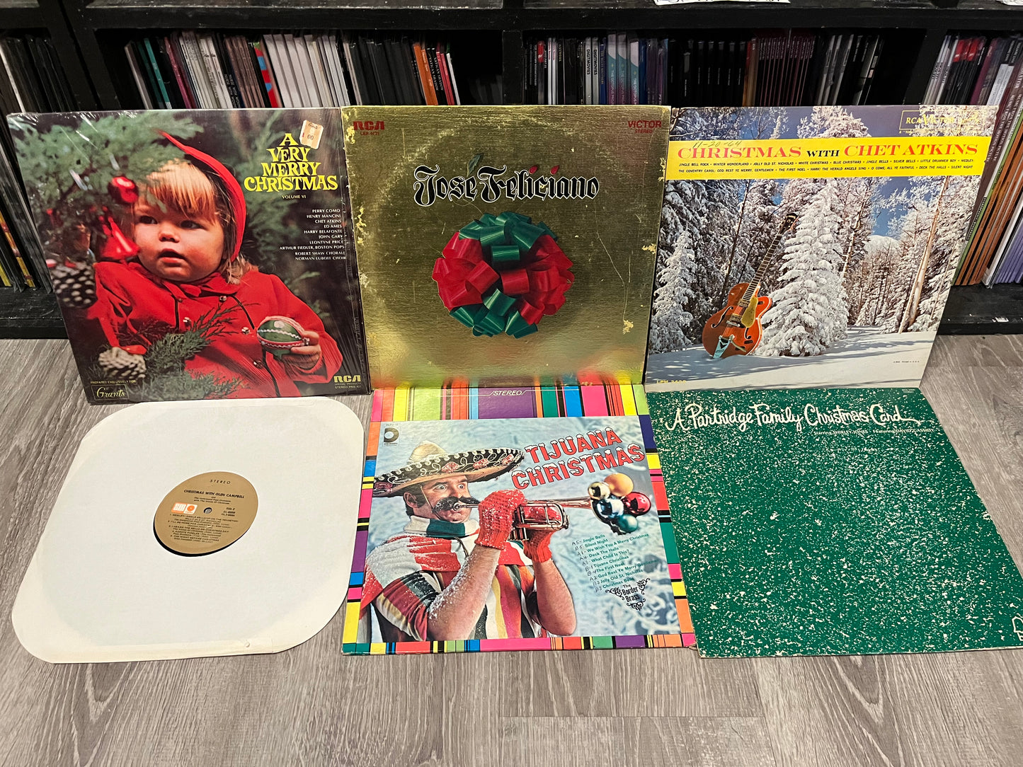 6 HOLIDAY/CHRISTMAS VINYL ALBUMS/LOT/COLLECTION | Very Good Plus (VG+) Very Good Plus (VG+) - USED