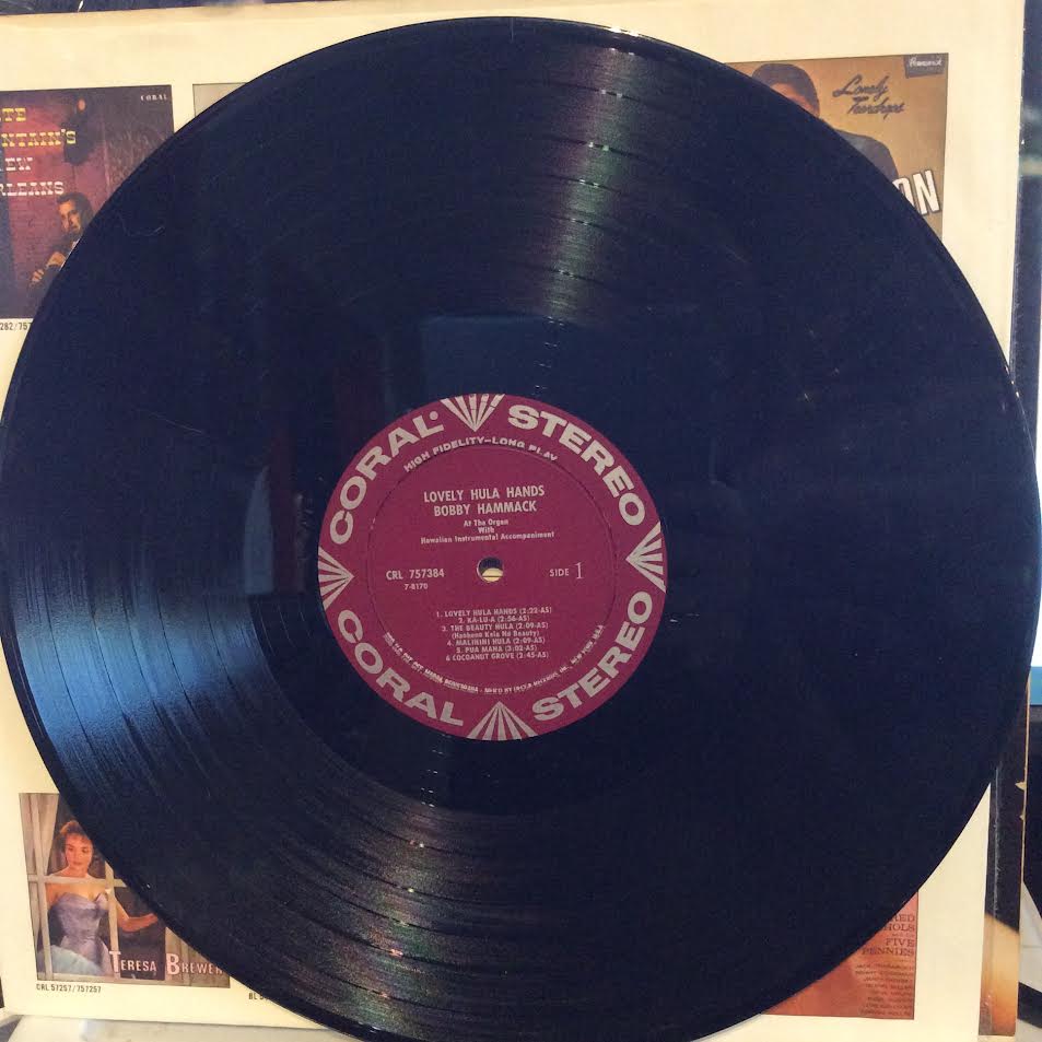 Lovely Hula Hands (VINYL) | Excellent (EX) Near Mint (NM) - WORLD/HAWAIIAN / USED *EXECELLENT*
