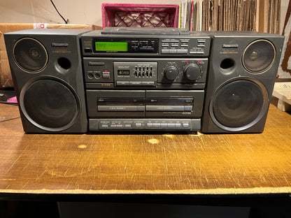 PANASONIC BOOM BOX CD PLAYER STEREO RX-DT680 *CASSETTES DON'T WORK* | -