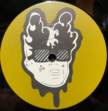 Favourite Worst Nightmare (VINYL) | Near Mint (NM) Near Mint (NM) - ALT/INDIE / USED *NEAR MINT*