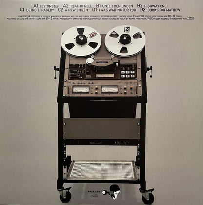 Real 2 Reel | Mint (M) Mint (M)