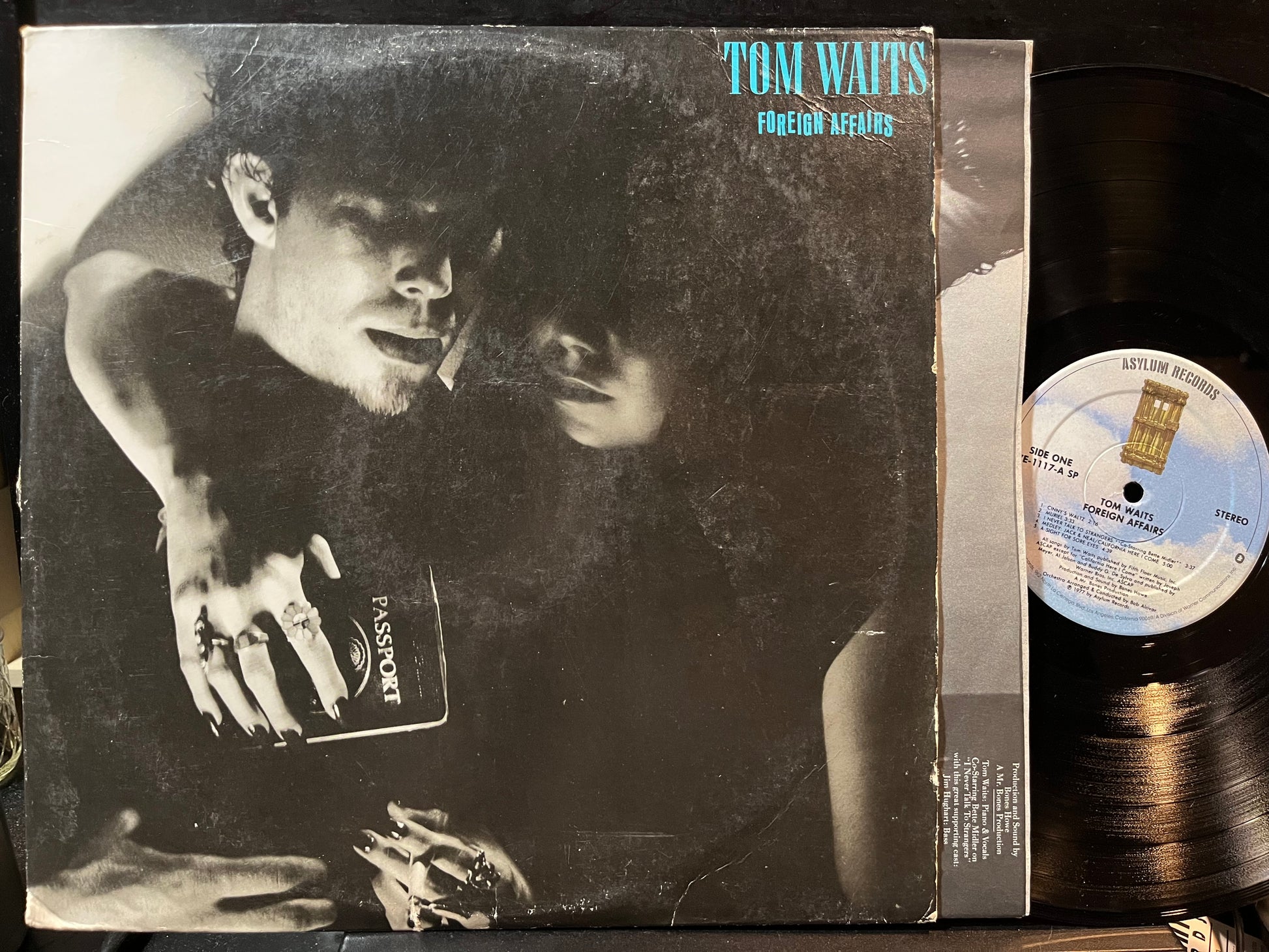 Tom Waits - Foreign Affairs (VINYL) | Excellent (EX) Very Good Plus Plus (VG++) - BLUES / USED *EXCELLENT*