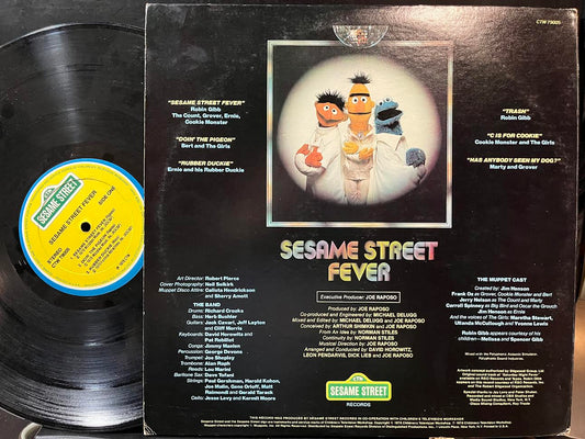 Sesame Street - Sesame Street Fever (VINYL) | Excellent+ (EX+) Excellent+ (EX+) - CHILDREN / USED *EXCELLENT+*