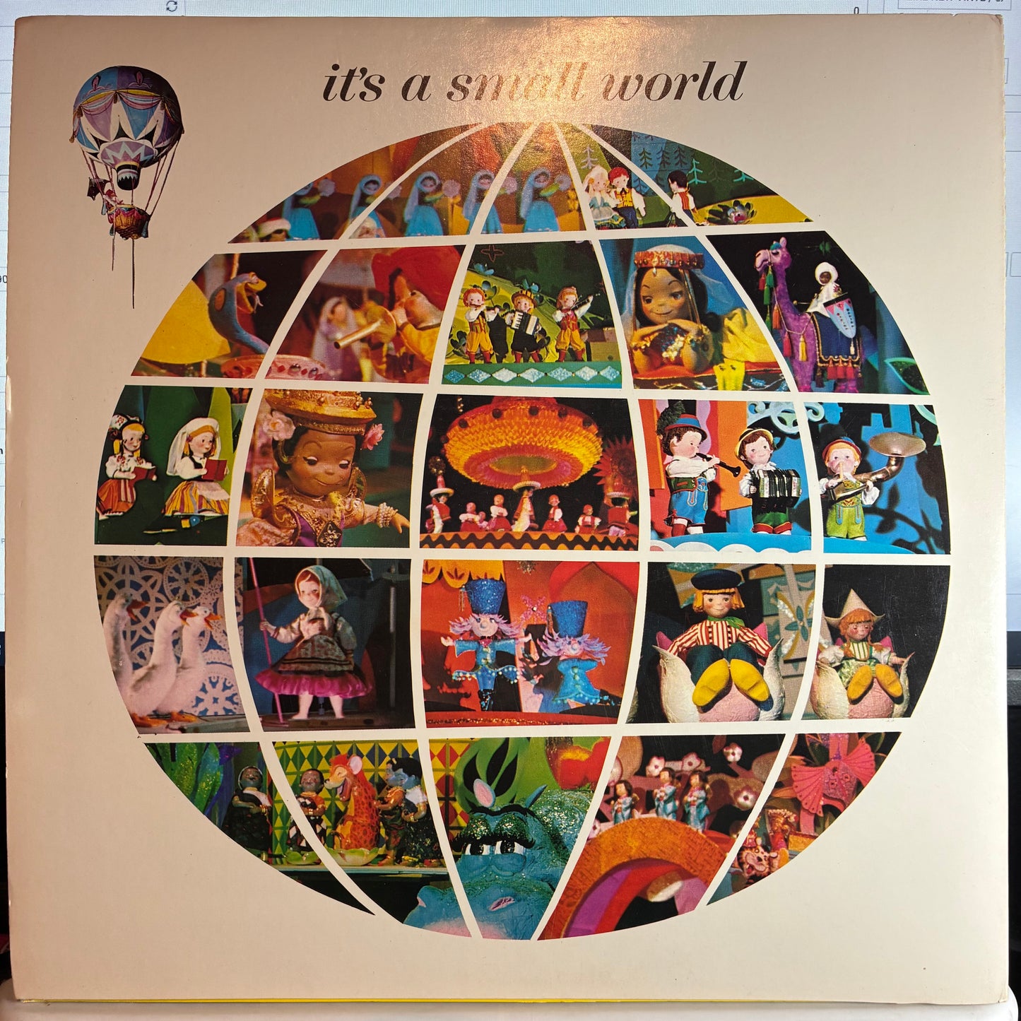 It's A Small World (VINYL) | Near Mint (NM or M-) Excellent+ (EX+) - CHILDRENS / USED *NEAR MINT*