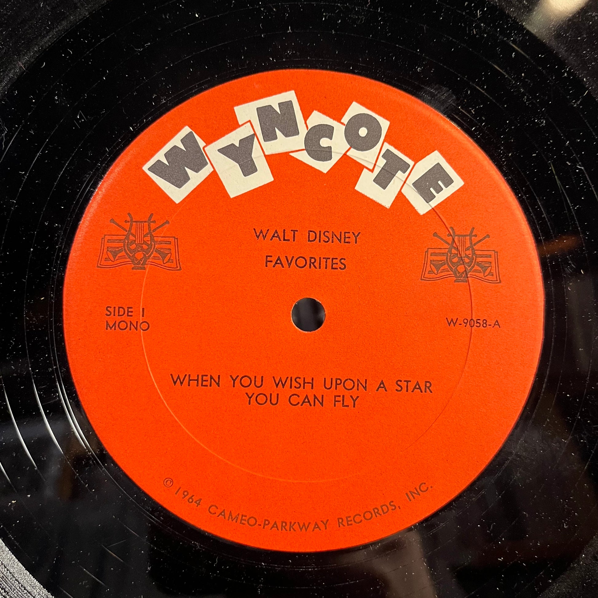 Walt Disney Favorites (VINYL LP) | Very Good Plus (VG+) Very Good Plus (VG+) - CHILDRENS / USED *VERY GOOD++*