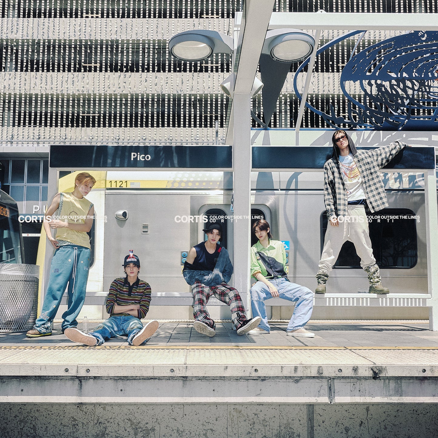 COLOR OUTSIDE THE LINES [Scene 2 ver.] |