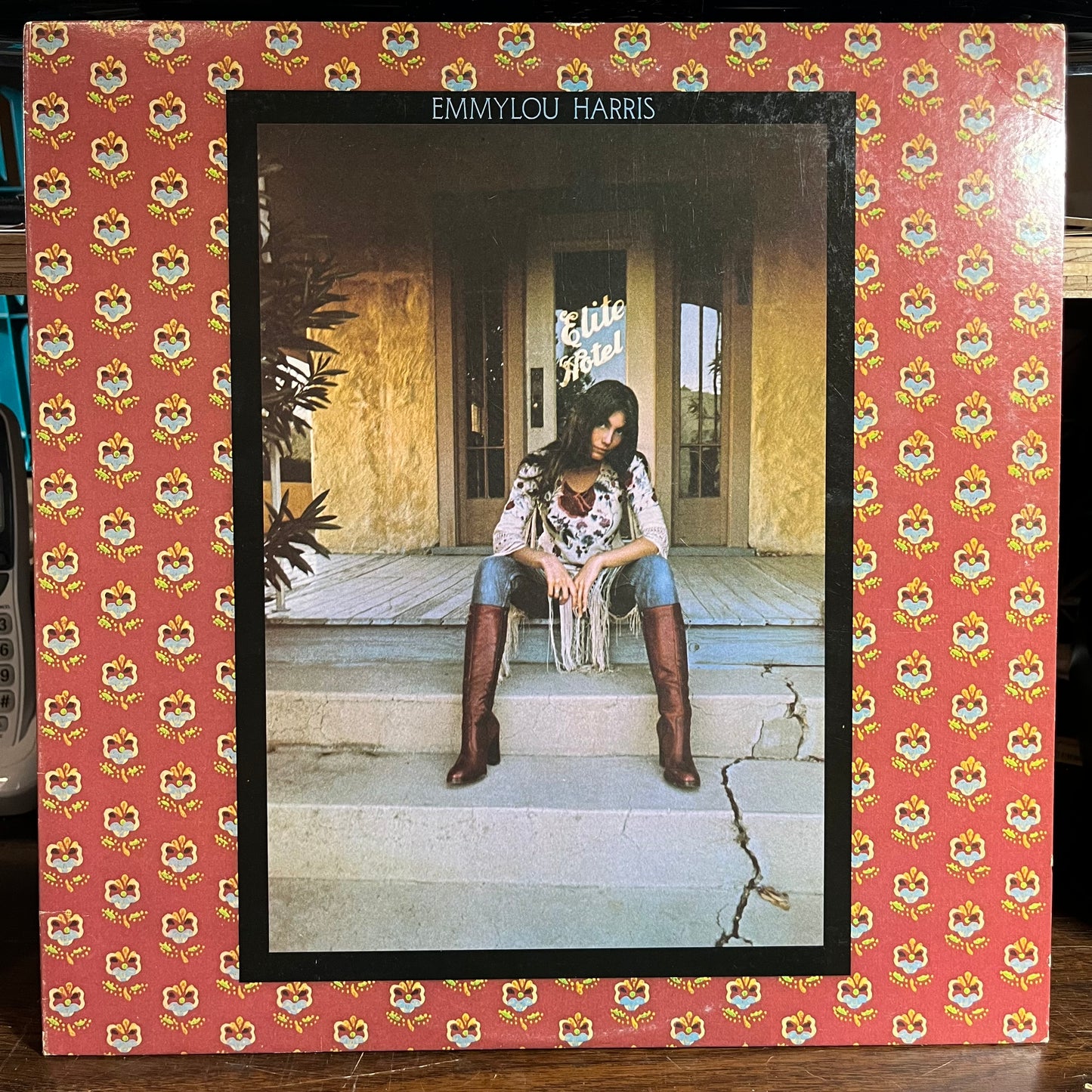 Elite Hotel (VINYL) | Excellent+ (EX+) Excellent+ (EX+) - COUNTRY / USED *EXCELLENT+*