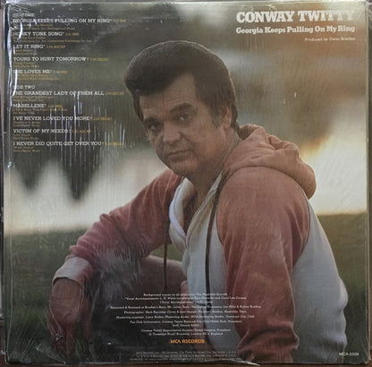 Georgia Keeps Pulling On My Ring (VINYL) | Near Mint (NM) Excellent (EX) - COUNTRY / USED *NEAR MINT*