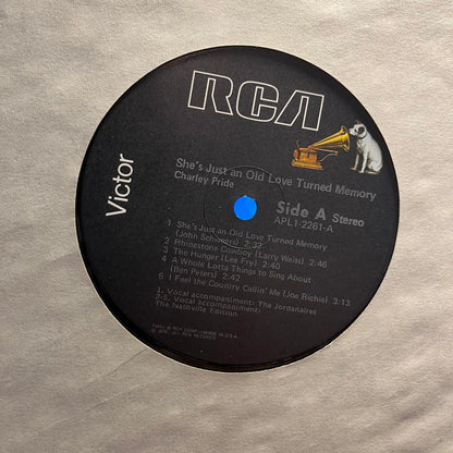 Charley Pride - She's Just An Old Love Turned Memory | Near Mint (NM) Near Mint (NM) - COUNTRY / USED *NEAR MINT*