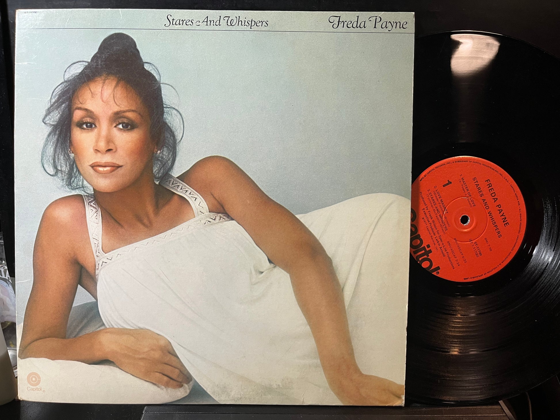 Freda Payne - Stares And Whispers (VINYL LP Capitol ST-11700 1977) | Excellent+ (EX+) Near Mint (NM) - DISCO / USED *EXCELLENT+*