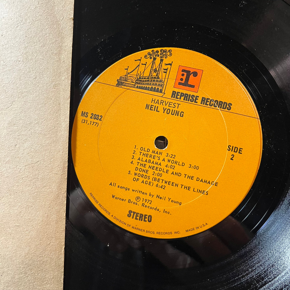 Neil Young - Harvest (VINYL LP) | USED Excellent+ (EX+) Very Good (VG) - FOLK / USED *EXCELLENT+*