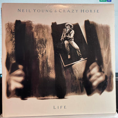 Neil Young - Life (VINYL) | Near Mint (NM) Excellent (EX) - FOLK / USED *NEAR MINT*