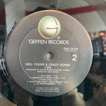 Neil Young - Life (VINYL) | Near Mint (NM) Excellent (EX) - FOLK / USED *NEAR MINT*