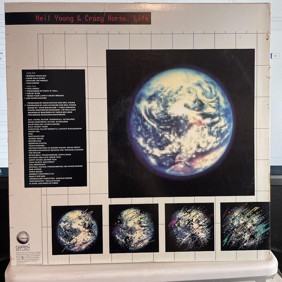 Neil Young - Life (VINYL) | Near Mint (NM) Excellent (EX) - FOLK / USED *NEAR MINT*