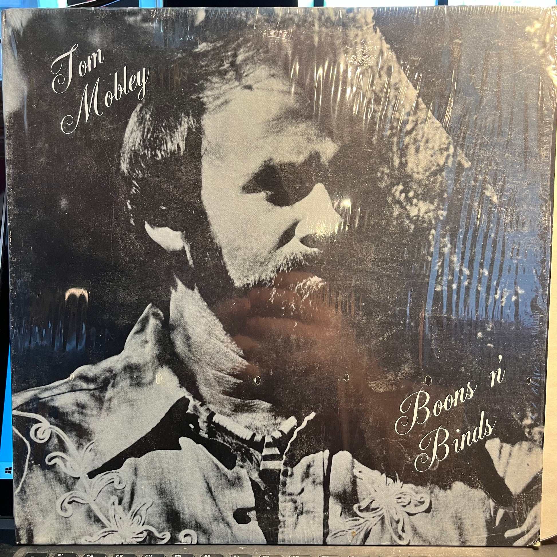 Tom Mobley - Boons n' Binds *SHRINK* | Near Mint (NM) Near Mint (NM) - FOLK / USED *NEAR MINT*