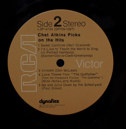 Chet Atkins - Picks On The Hits | Near Mint (NM) Excellent (EX) - FOLK / USED *NEAR MINT*