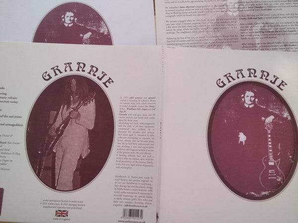 Grannie | Mint (M) Mint (M)