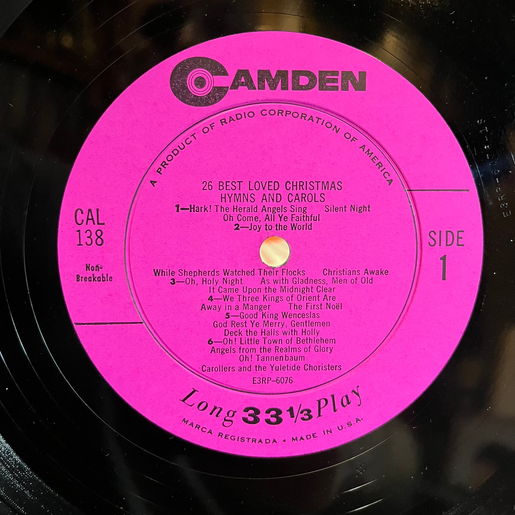 26 Best Loved Christmas Hymns And Carols (LP) | Excellent+ (EX+) Very Good Plus (VG+) - HOLIDAY / USED *EXCELLENT+*