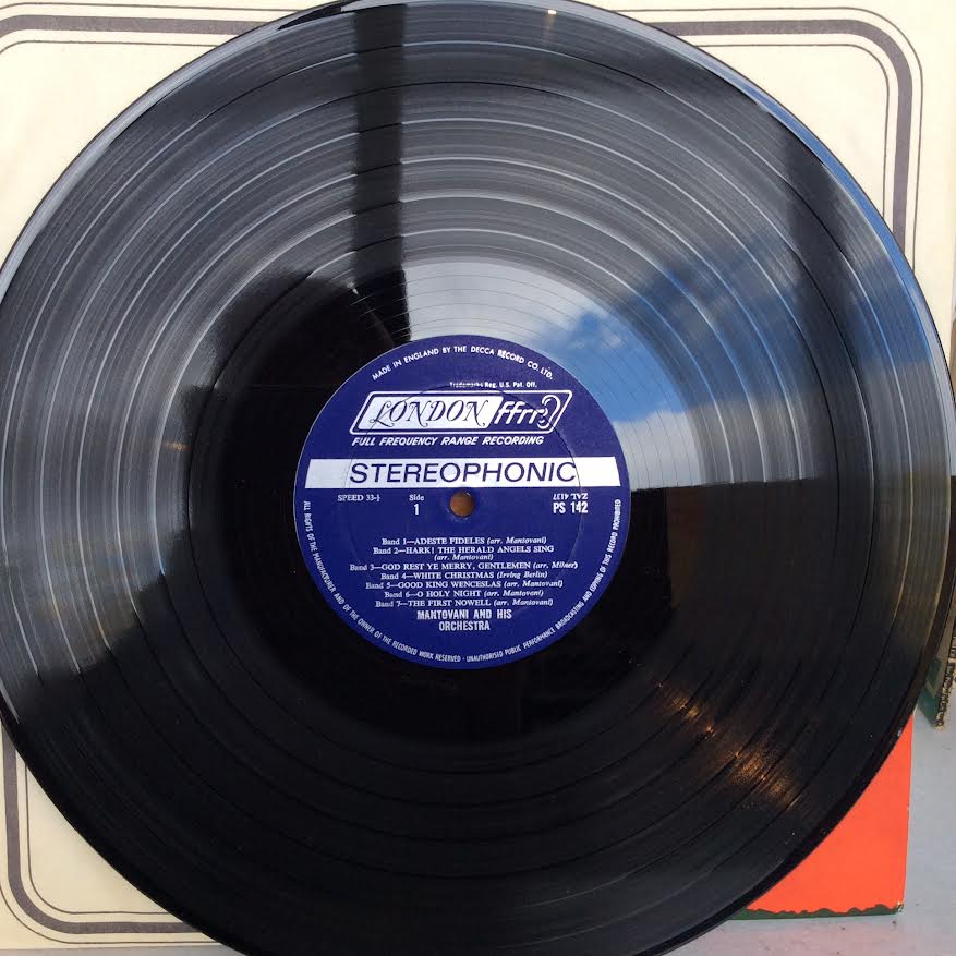 Christmas Carols (VINYL) | Excellent+ (EX+) Excellent+ (EX+) - HOLIDAY / USED *EXCELLENT+*