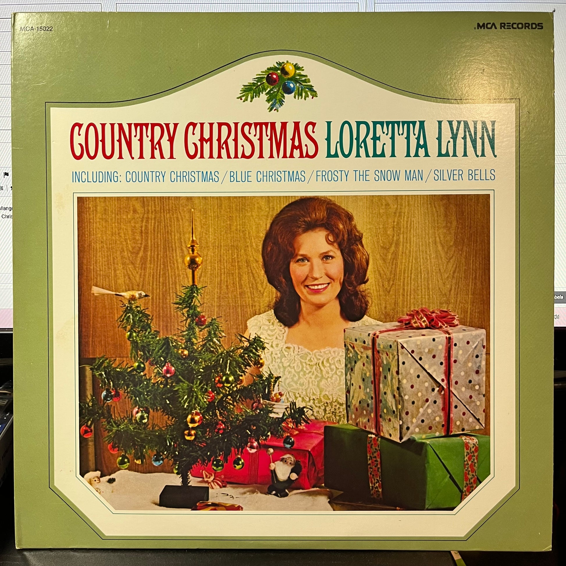 Country Christmas (VINYL) | Excellent+ (EX+) Near Mint (NM or M-) - HOLIDAY / USED *EXCELLENT+*