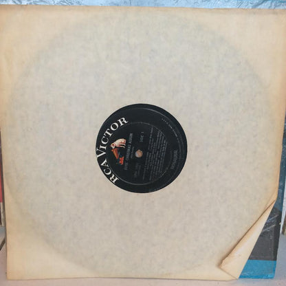 Elvis' Christmas Album (VINYL) | Good Plus Plus (G++) Near Mint (NM) - HOLIDAY / USED *GOOD++*