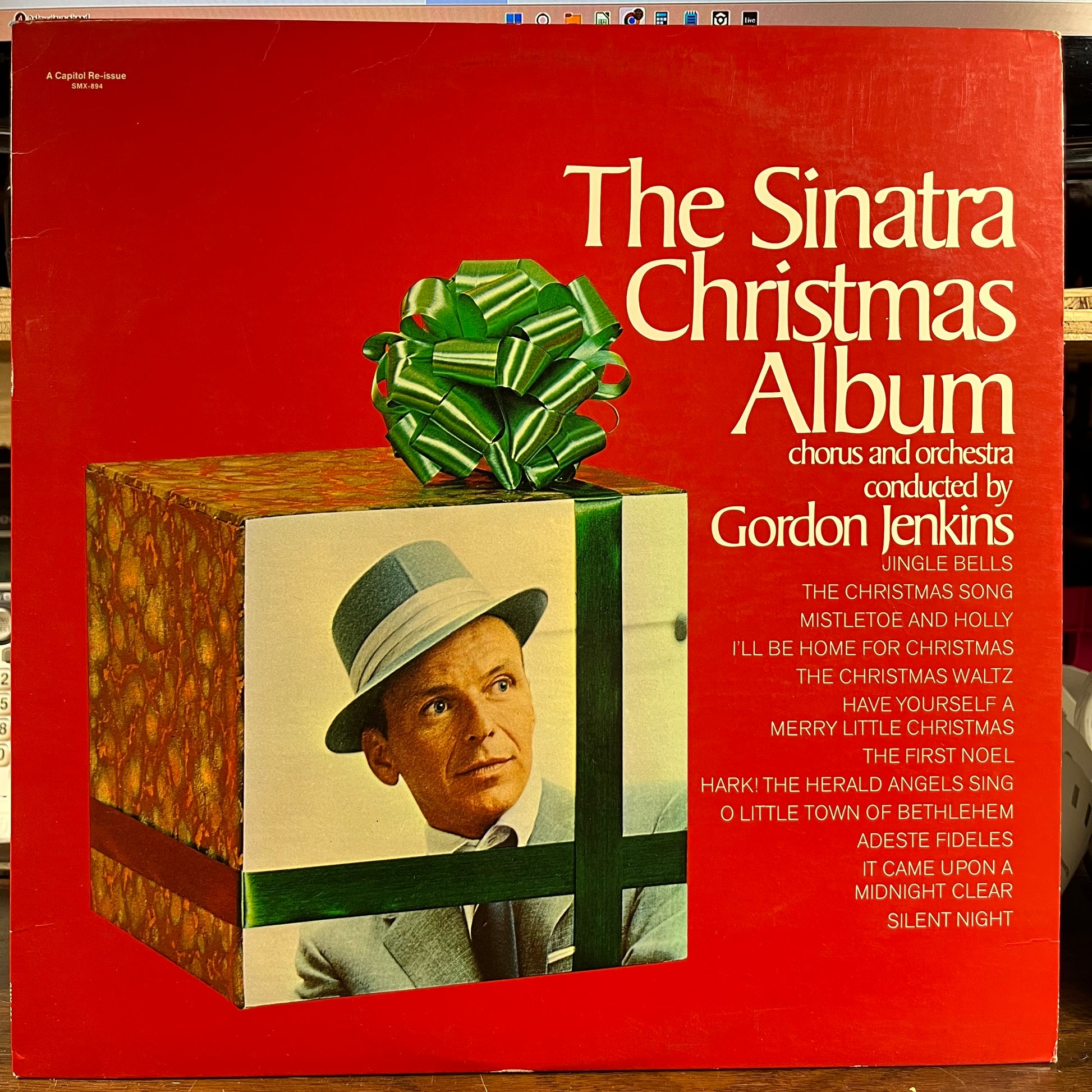 The Sinatra Christmas Album (VINYL) | Near Mint (NM) Near Mint- (NM-) - HOLIDAY / USED *NEAR MINT*