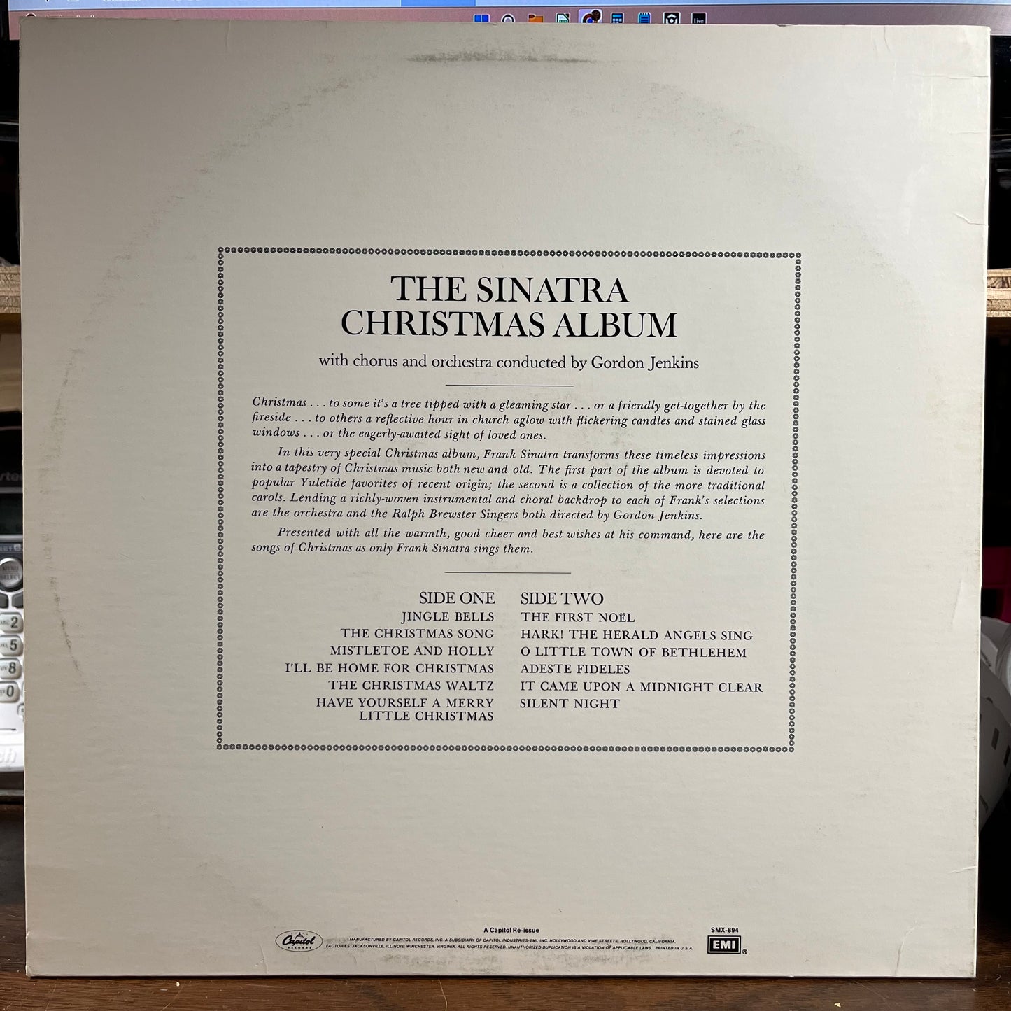 The Sinatra Christmas Album (VINYL) | Near Mint (NM) Near Mint- (NM-) - HOLIDAY / USED *NEAR MINT*