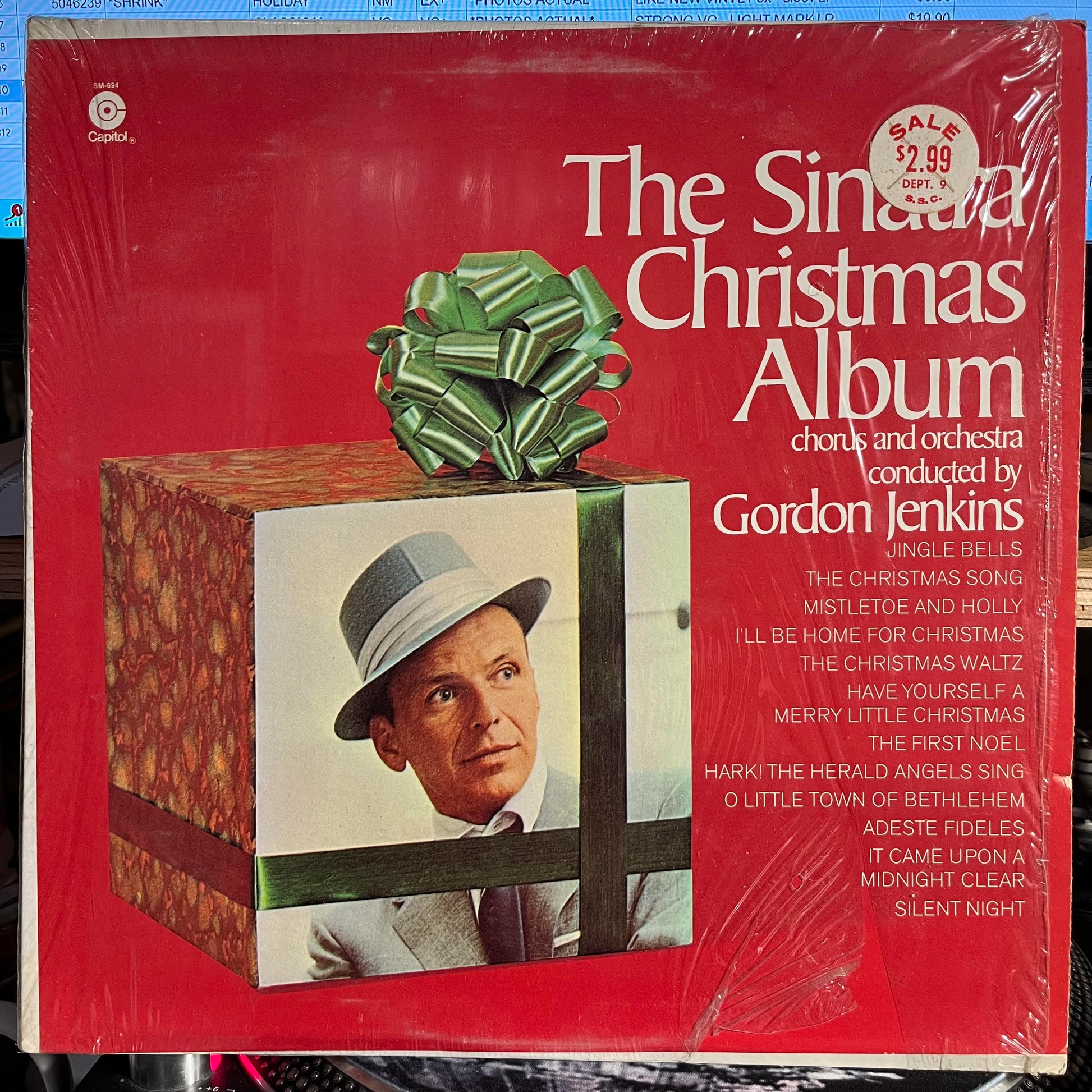 The Sinatra Christmas Album *SHRINK* | Very Good Plus (VG+) Near Mint (NM) - HOLIDAY / USED *VERY GOOD+*